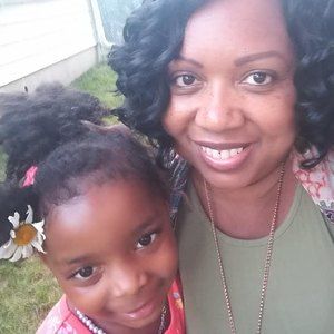 Meet your Posher, Yolanda